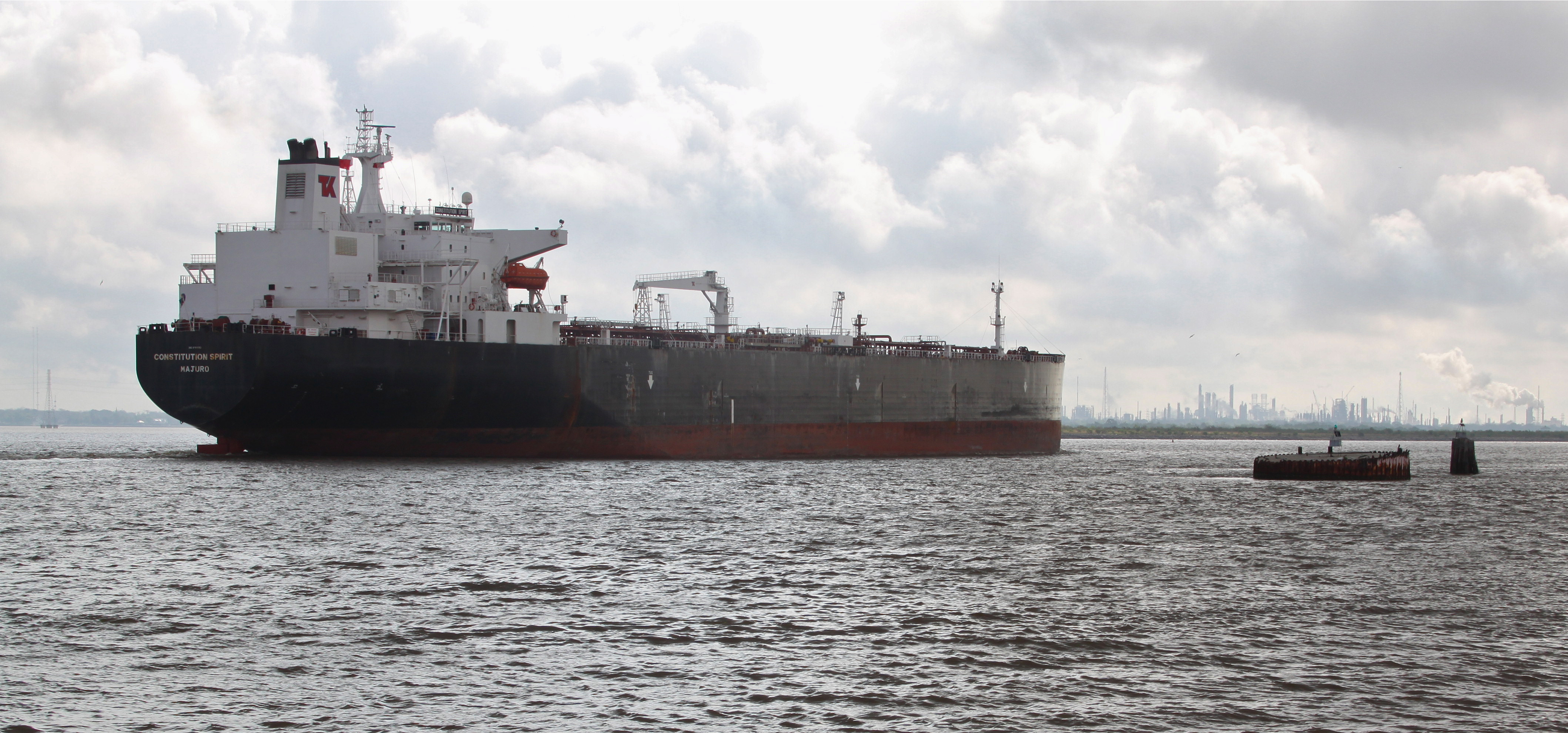 Tanker 'Constitution Spirit' steams towards Galveston Bay