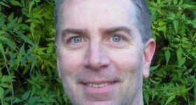 Portrait photo of Cris