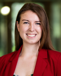 Portrait photo of Kelsey.